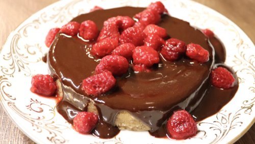 Raw Vegan Recipes - Mini-Cake With Raspberry recipe - Kristina Poudyal - Fruit-Powered